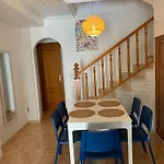 度假居 Charming Duplex With Pool