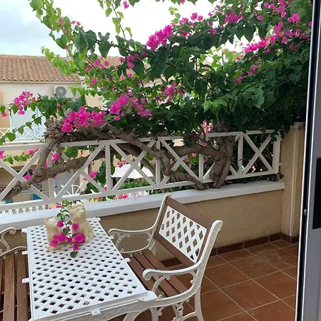 Charming Duplex With Pool *