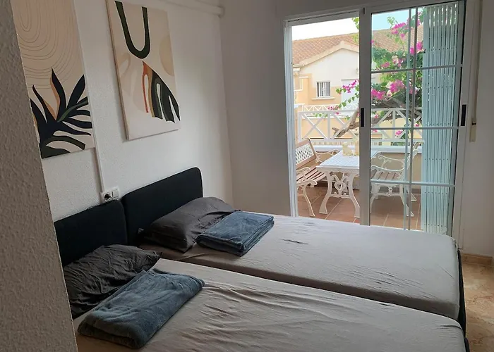 Semesterbostad Charming Duplex With Pool